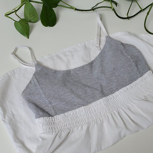 lululemon athletica Tops - lululemon bliss tank top size 6 wee stripe grey white babydoll built in mesh bra